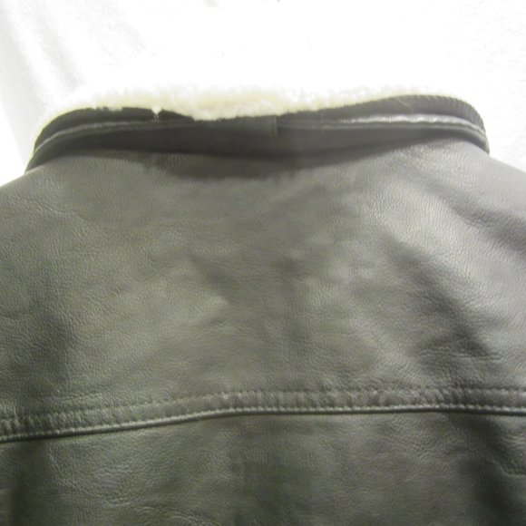 VTG LEVI STRAUS FAUX LEATHER TRUCKER JACKET, W/FAUX SHERPA LINING, LARGE - Picture 13 of 16